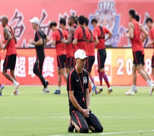 温布尔登主,场对决卢顿,专家预测保,谈球吧,谈球吧下载,谈球吧官方,谈球吧在线,谈球吧登录,谈球吧链接