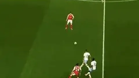 汪峰佩戴婚戒，街头亮相力证婚姻稳定